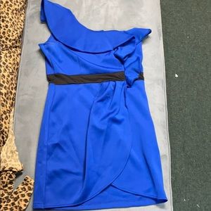 One shoulders royal blue dress